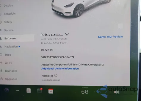 2023 Tesla Model Y Awd/Long Range Dual Motor All-Wheel Drive z USA, uszkodzony, nr VIN 7SAYGDEE7PA064574